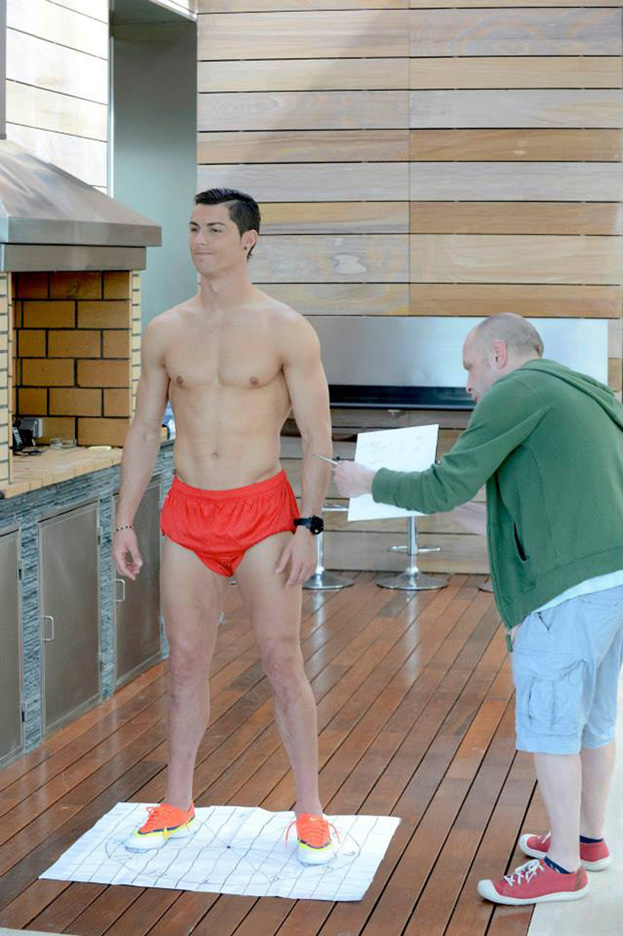 Cristiano Ronaldo bez koszulki! (FOTO)