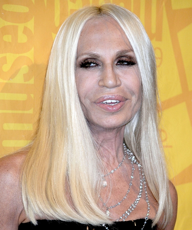 POTWORNIE WYCHUDZONA Donatella Versace! (ZDJĘCIA)