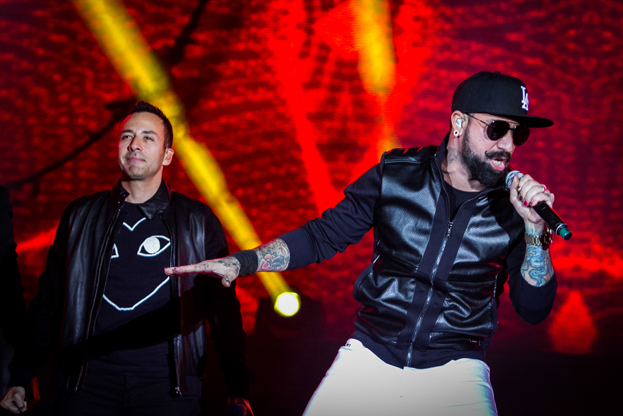 Backstreet Boys ŚPIEWAJĄ W WARSZAWIE! (FOTO+WIDEO)