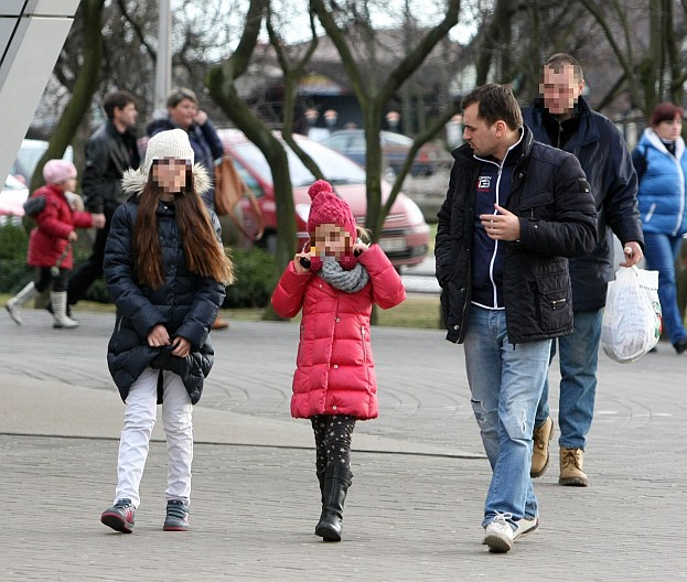 Dubieniecki z córkami w kinie! (ZDJĘCIA)