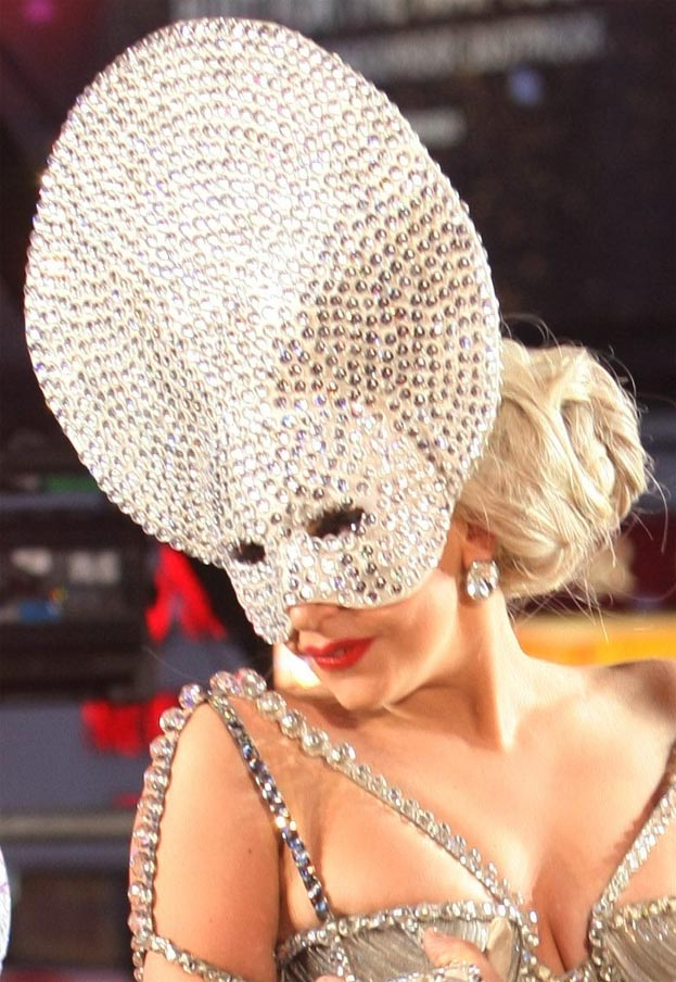 Sylwestrowe kreacje Lady Gagi! (ZDJĘCIA)