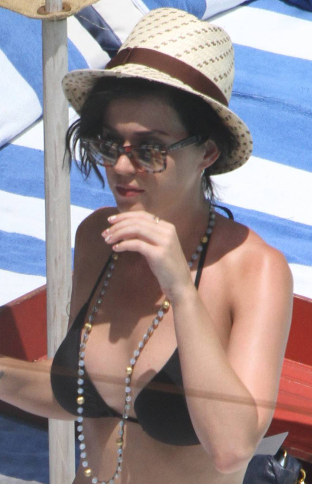 Naturalna Katy Perry w bikini!
