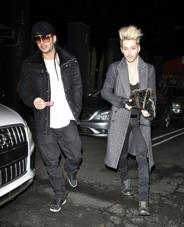 Bill y Tom saliendo del club nocturno en Hollywood, Dec 15 - eyeprime.net  Ad8d6e84ea1bd54f13128e23f07ca4ac5edd32ba