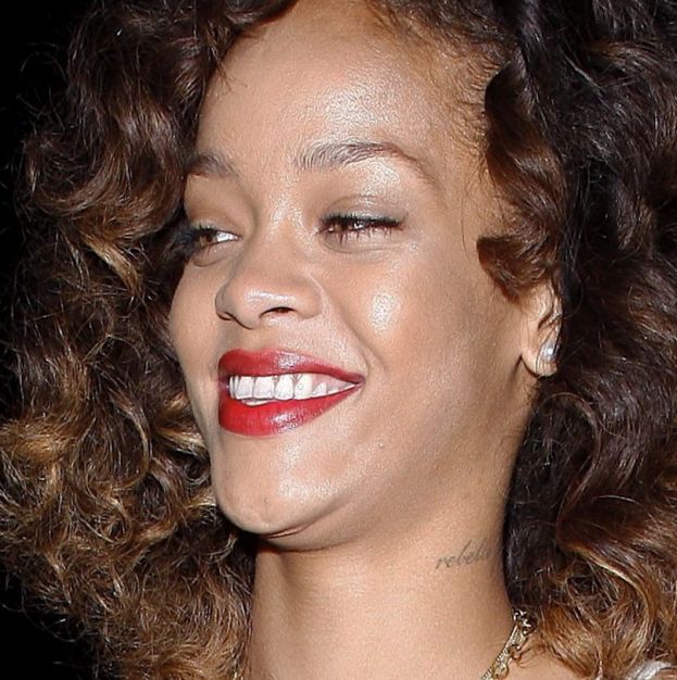 Rihanna pokazuje sutki!