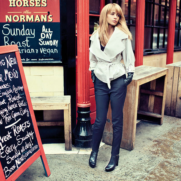 Przybylska reklamuje buty!