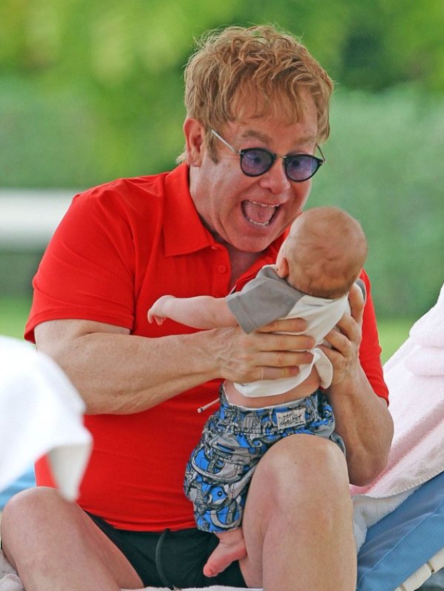 Elton: Geje dają dzieciom tyle samo miłości, co tradycyjna rodzina