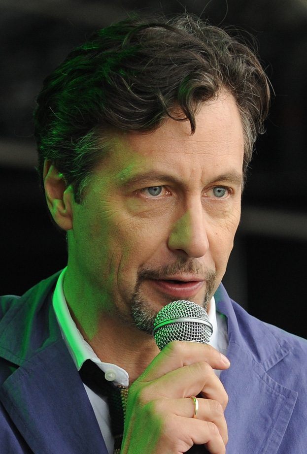 Szymon Majewski ZWOLNIONY z Eski!